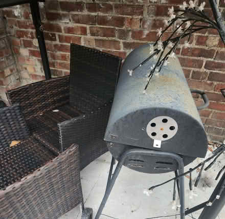 Photo of free Barbq and tree with lights (E8) #3