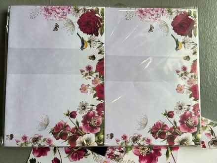 Photo of free Pretty floral stationery set (Harley Shute TN38) #1
