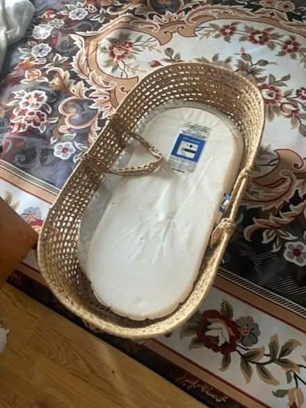 Photo of free Moses baby basket (Clifton S60) #1