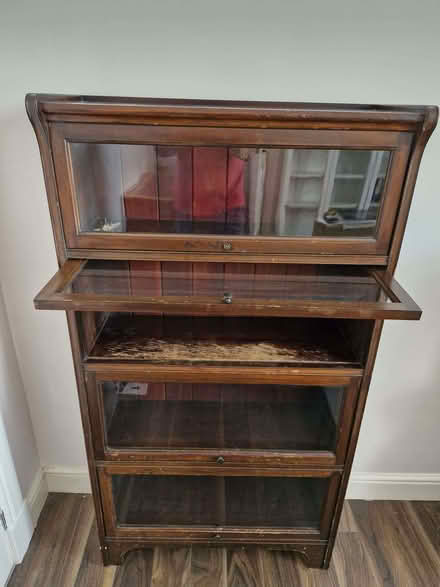 Photo of free Wooden bookcase/cabinet with glass front (Sauchie FK10) #2