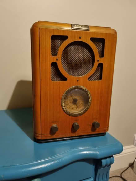 Photo of free Bush old-style radio (Stroud GL5) #1