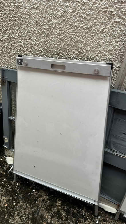 Photo of free White board easel (Kenley CR8) #1