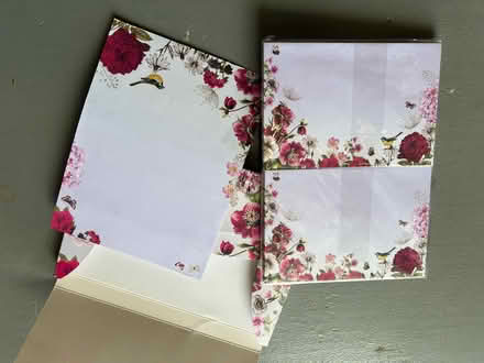 Photo of free Pretty floral stationery set (Harley Shute TN38) #4