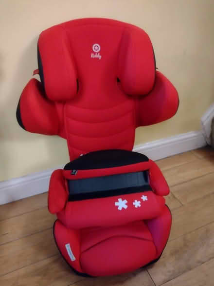 Photo of free Two children's car seats (Crewe CW1) #2