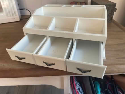 Photo of free Desk organiser/makeup organiser (WV2) #2