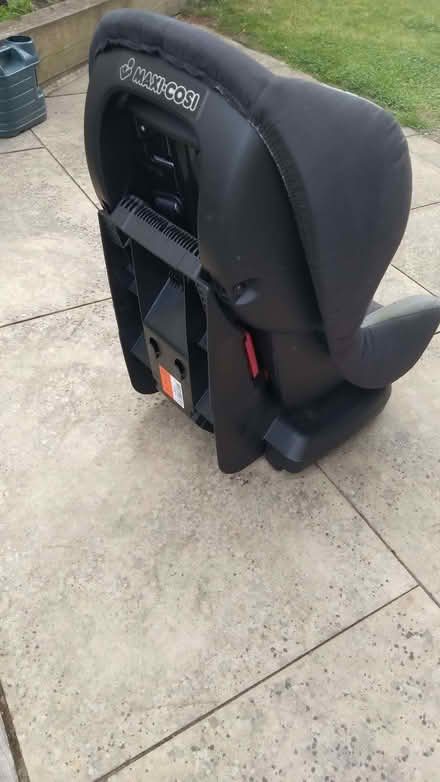 Photo of free Maxi Cosi baby car seat (Beaconsfield HP9) #3