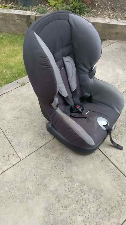 Photo of free Maxi Cosi baby car seat (Beaconsfield HP9) #2