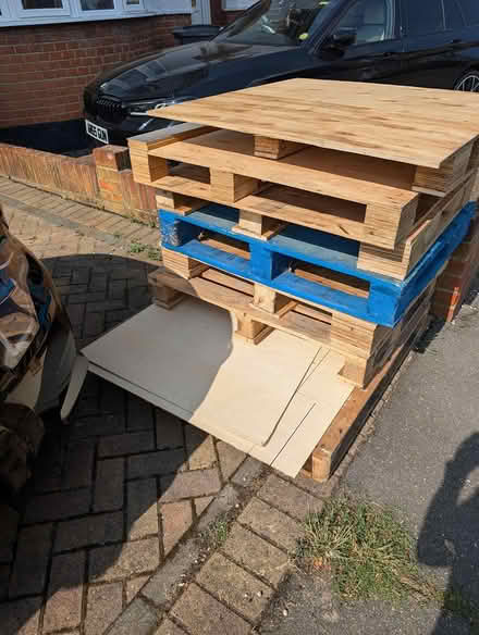Photo of free Pallets. Non std size x6 Plus std (Moulsham Drive CM2) #2