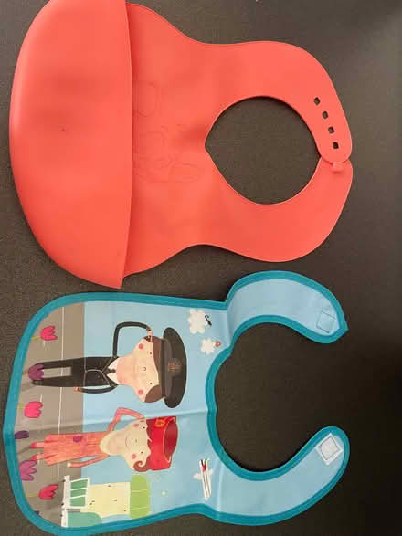 Photo of free Pelican Bib & Travel Bib (Finchampstead RG40) #1