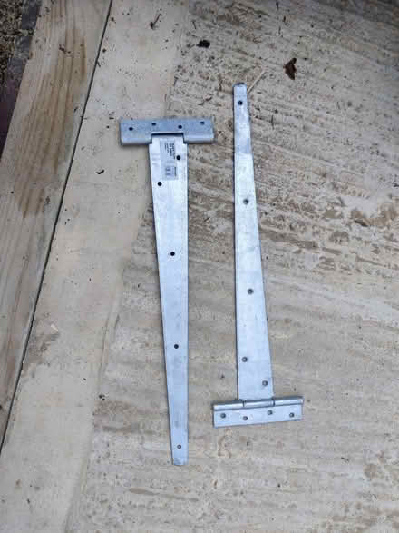 Photo of free Tee hinges (Chesham HP5) #1