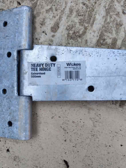 Photo of free Tee hinges (Chesham HP5) #2