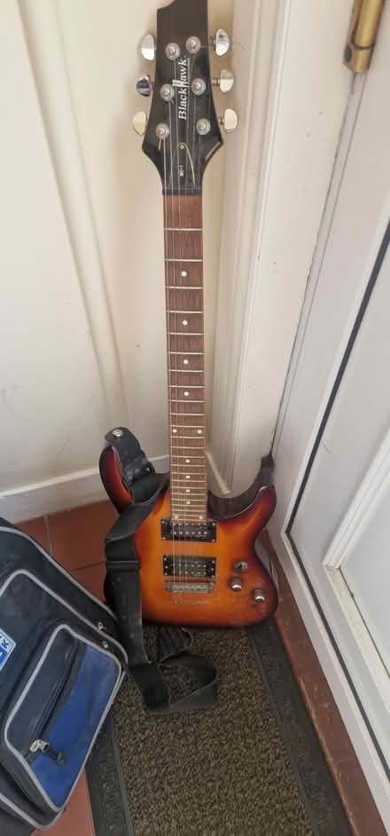 Photo of free Electric Guitar (Sighthill) #2