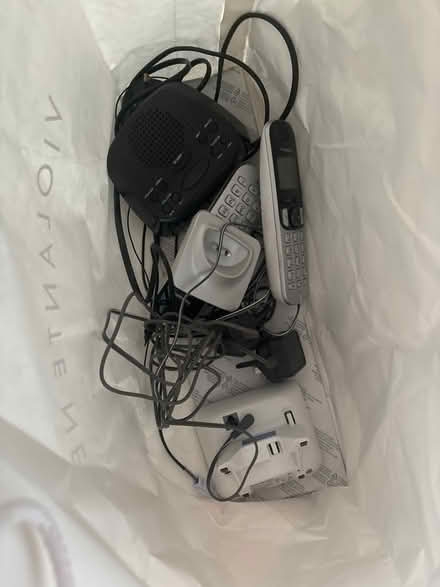 Photo of free Telephone and radio alarm clock (Barnes Bridge) #1