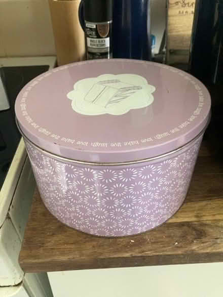 Photo of free Medium sized cake tin (Thornhill CF14) #1