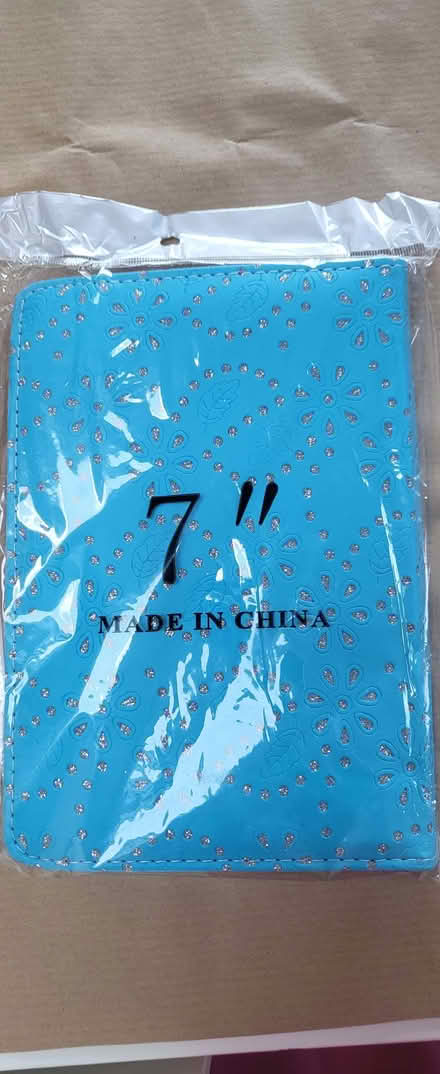 Photo of free 7 inch tablet case, blue (Kennington OX1) #1