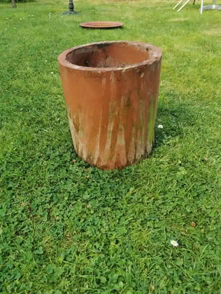 Photo of free Planter/chimney pot (Adeyfield. HP2) #1
