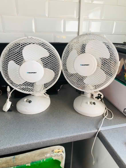 Photo of free Fans, Lamps, Xbox 360 Games, Footballs and Nets (CT6) #1