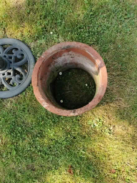 Photo of free Planter/chimney pot (Adeyfield. HP2) #3