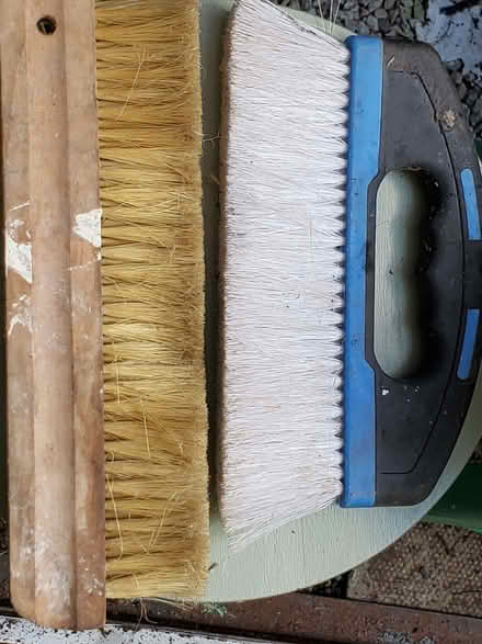 Photo of free Wall paper hanging brushes (Sedbergh LA10) #1