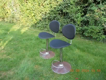 Photo of free Pair of Bar Stools/Chairs (CT18)