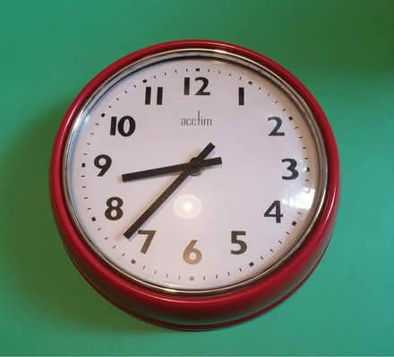 Photo of free Wall clock (Surbiton KT6) #1