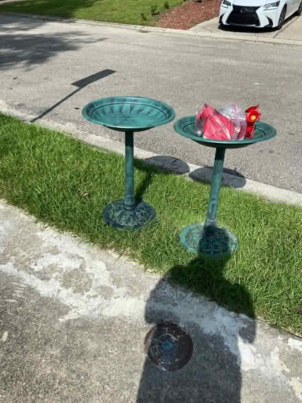 Photo of free birdbaths and hummer feeders (NW Tallahassee near I-10) #1
