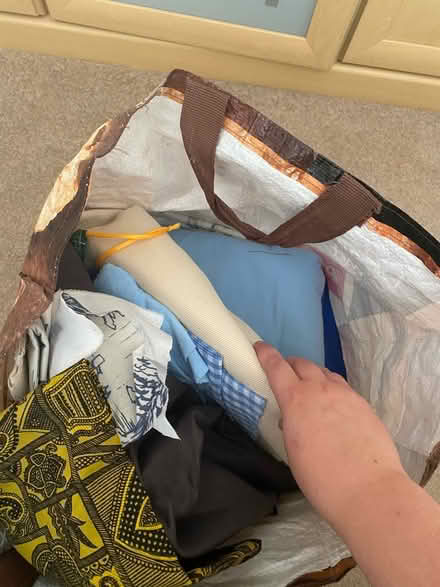 Photo of free Bag of mixed fabric (En5 3da) #1