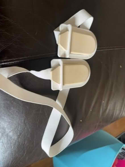 Photo of free Clip up keep child’s duvet/blanket on (Emscote Mill CV34) #1