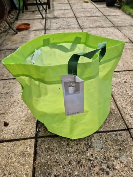 Photo of free Foldable plastic planters (Twyford RG10) #1