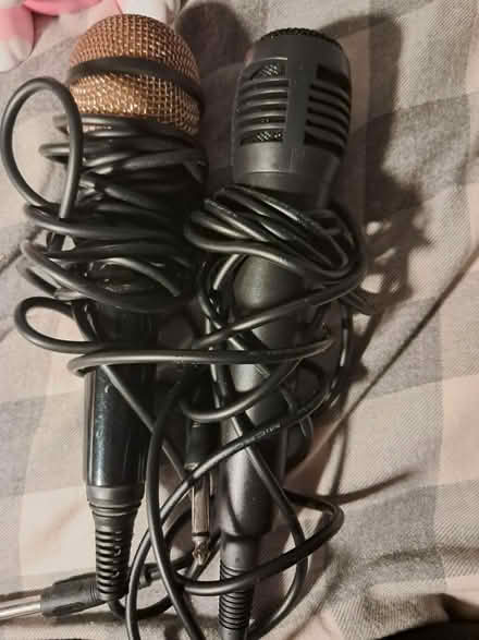 Photo of free Microphones (DE24) #1