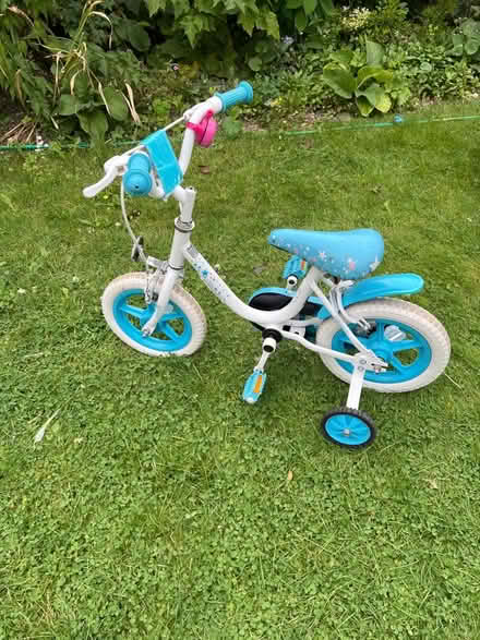 Photo of free small bike with stabilisers (Royston SG8) #1