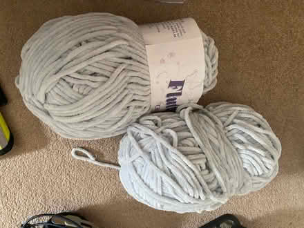 Photo of free Thick velour yarn (En5 3da) #1