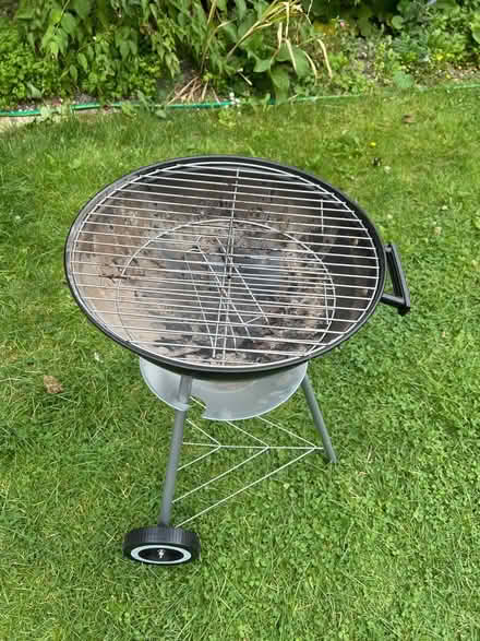 Photo of free tesco barbecue (Royston SG8) #2
