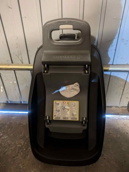 Photo of free Maxi-Cosi isofix base (Penrith CA11) #1