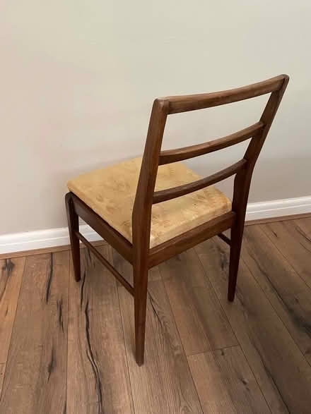Photo of free Mid Century Dining Table and Chairs (Coulsdon, CR5) #4