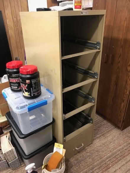 Photo of free 5-Drawer Filing Cabinet (Flushing) #1
