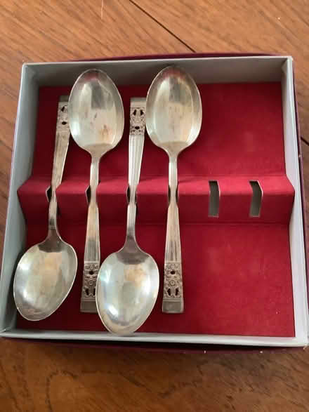 Photo of free Oneida cutlery (Hingham Norfolk NR9 4JU) #4