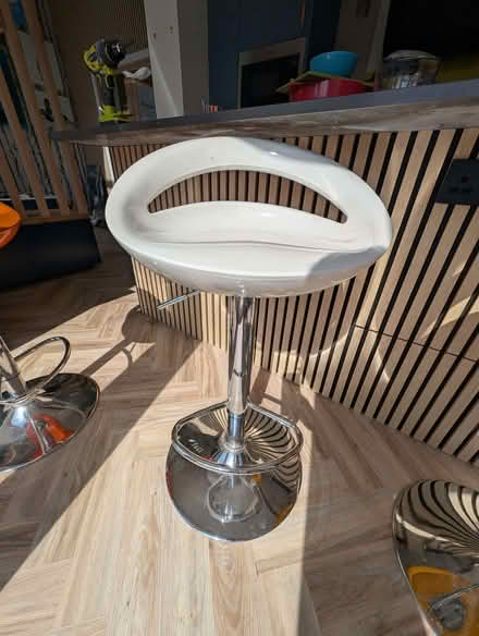 Photo of free 4 gas lift bar stools (Carterton OX18) #1