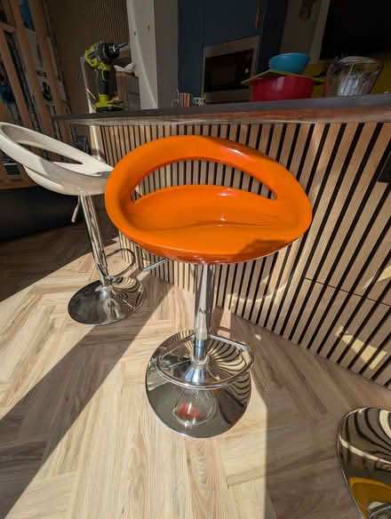 Photo of free 4 gas lift bar stools (Carterton OX18) #4