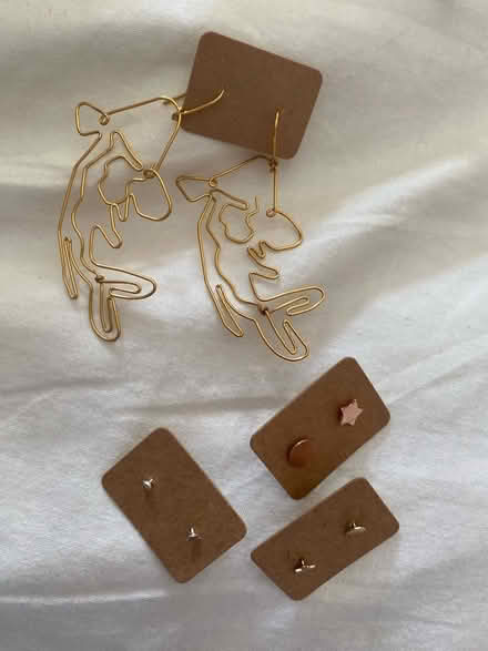 Photo of free 4 pairs of unworn earrings (En5 3da) #1