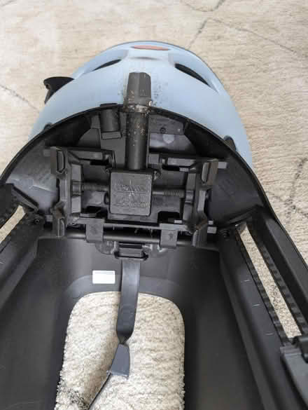 Photo of free Child Thule Bike Seat Rack Mounted (Highbury N4) #2