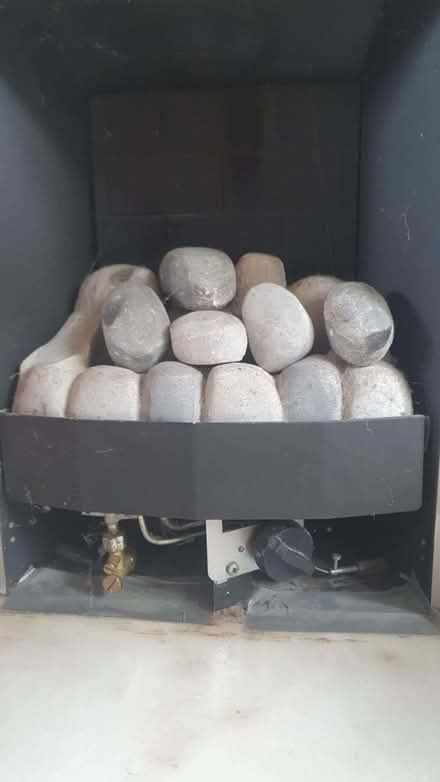 Photo of Imitation grey coloured coke piece (Stainton CA11) #1