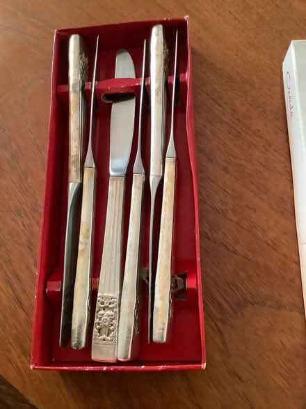 Photo of free Oneida cutlery (Hingham Norfolk NR9 4JU) #2