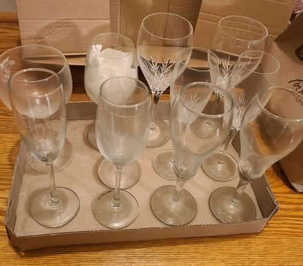 Photo of free Stemmed glasses, paper flip chart (Bladensburg) #1