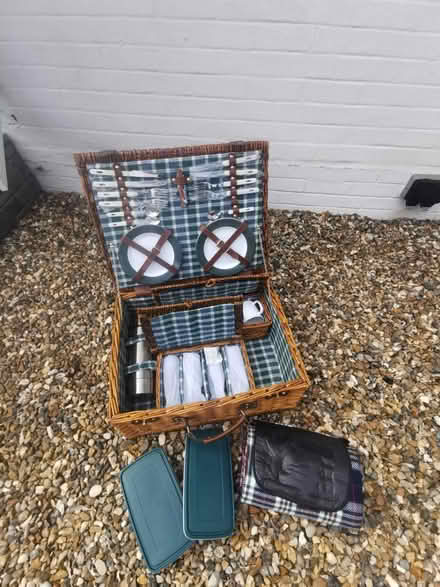 Photo of free Picnic Hamper (ME8) #4