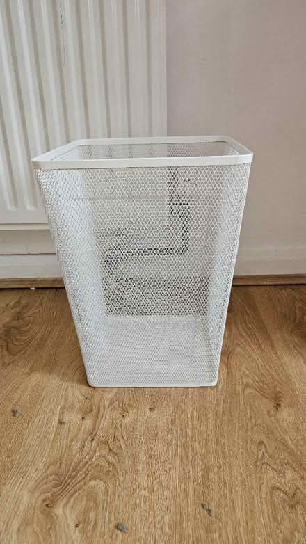 Photo of free White Metal Trash (N3 2HY) #1