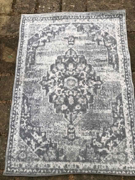 Photo of free Grey rug large (SG4 Hitchin) #1