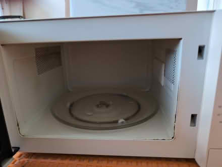 Photo of free Samsung Microwave (HA3 Harrow) #2