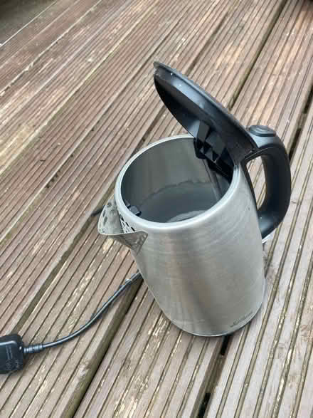 Photo of free Cordless kettle (RG8 0HB) #2