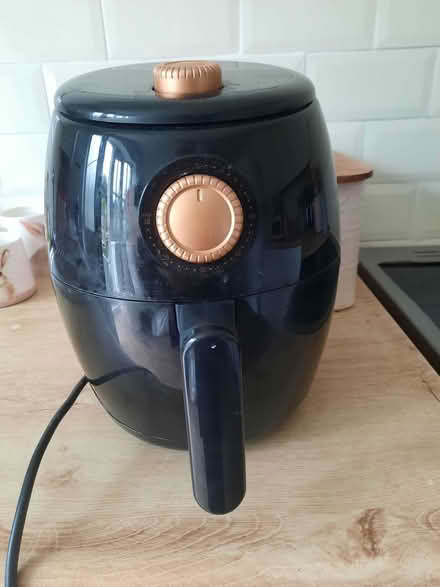 Photo of free air fryer (Chapel Hillock PR7) #3